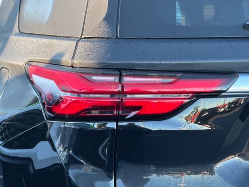 Used 2022 Chevrolet Traverse High Country image 44