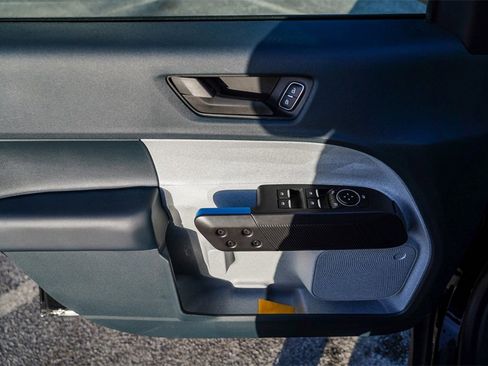 Used 2025 Ford Maverick XLT w/ XLT Luxury Package image 35