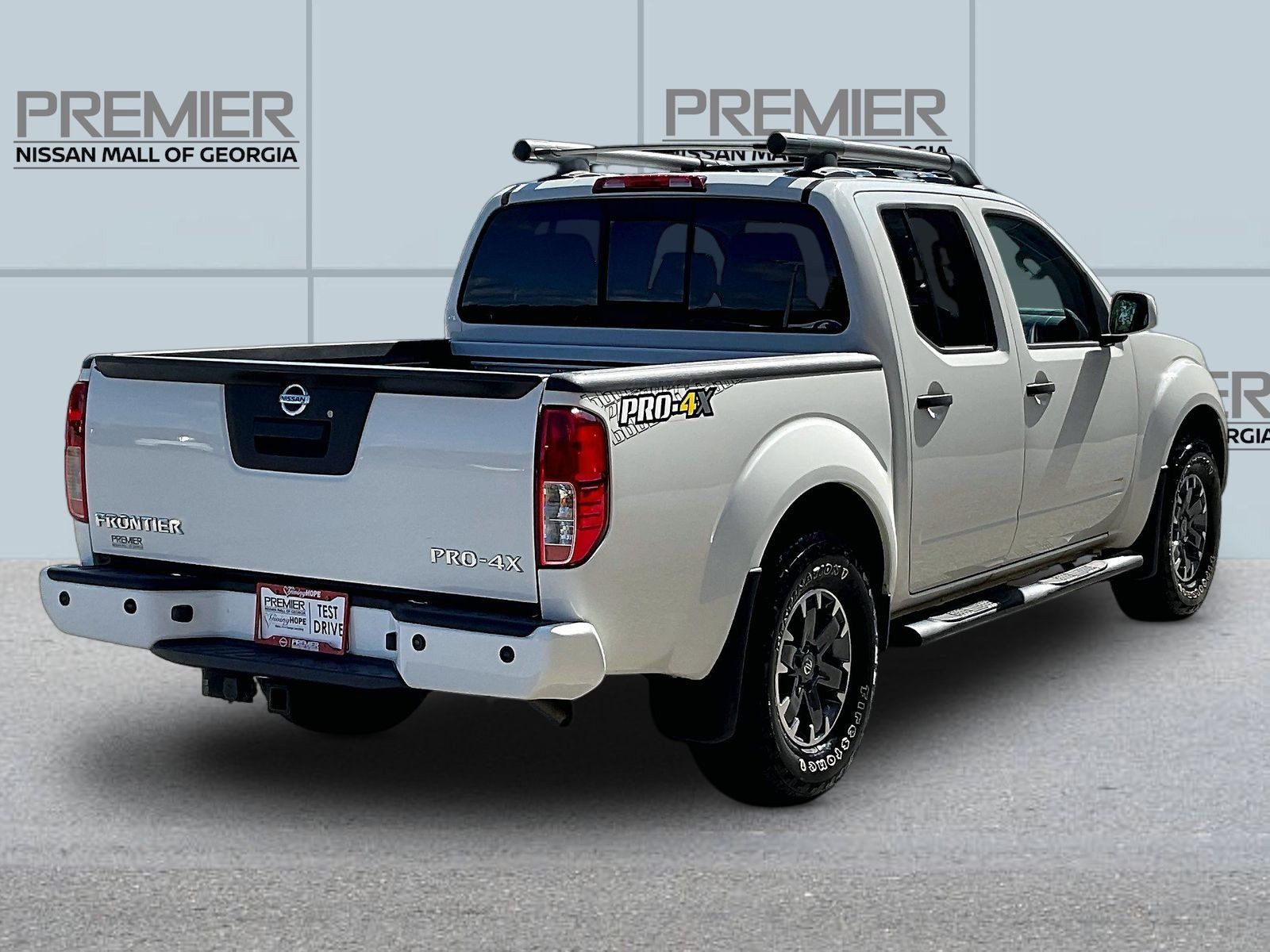 Certified 2020 Nissan Frontier PRO-4X w/ Pro-4x Utility Package AWD/4WD image 7
