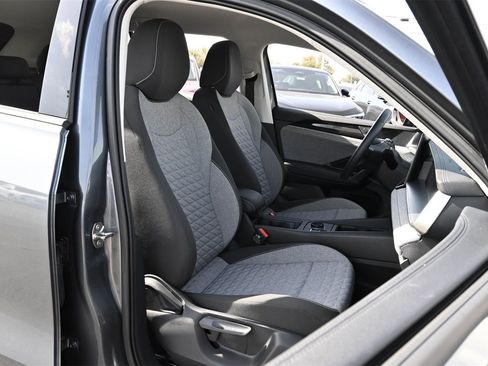 Used 2025 Volkswagen Tiguan S image 22