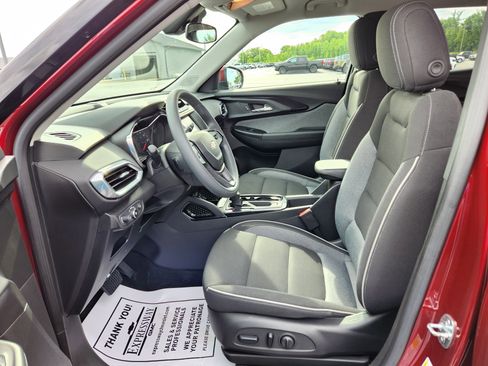 Used 2023 Chevrolet TrailBlazer LT FWD image 12