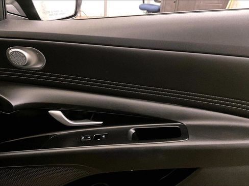 Used 2021 Hyundai Elantra SEL w/ Convenience + Premium Package image 23