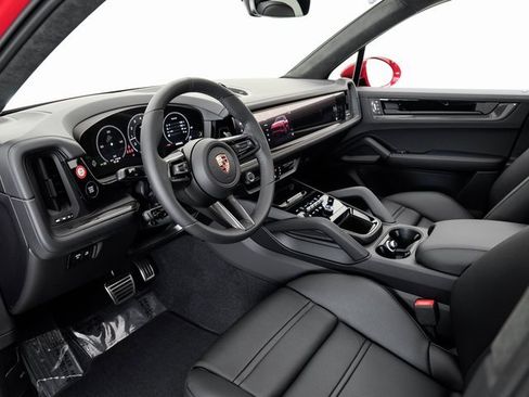 New 2026 Porsche Cayenne GTS image 4