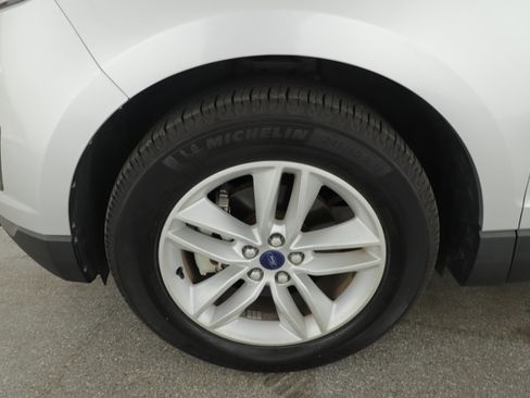 Used 2018 Ford Edge SEL w/ Equipment Group 201A image 4