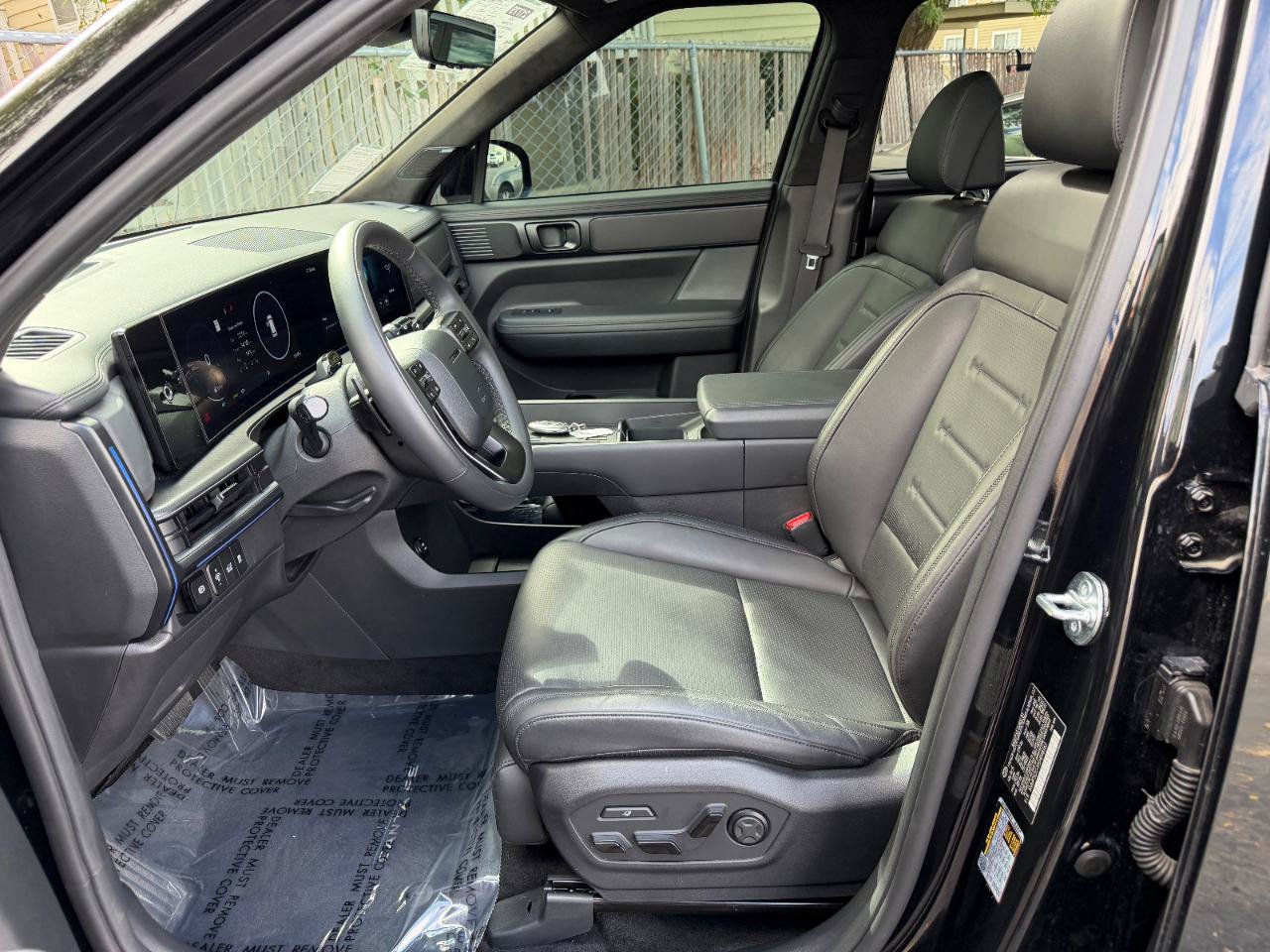 Used 2025 Hyundai Santa Fe Calligraphy AWD/4WD image 5