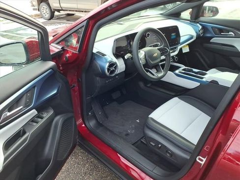 New 2026 Chevrolet Equinox EV LT image 10