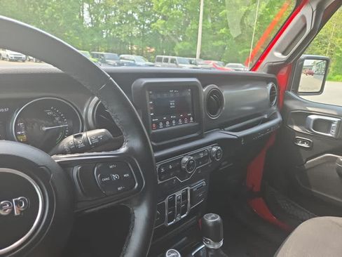 Used 2023 Jeep Wrangler Unlimited w/ Cold Weather Group AWD/4WD image 25