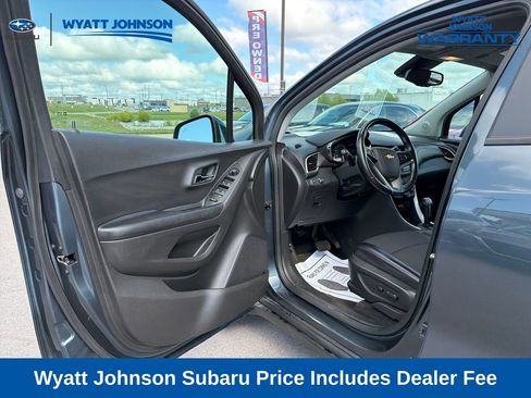 Used 2022 Chevrolet Trax LT w/ Driver Confidence Package AWD/4WD image 13