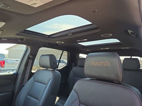 Used 2023 Chevrolet Traverse High Country AWD/4WD image 30