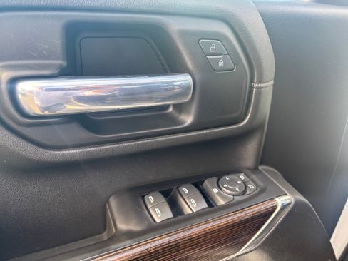 Used 2023 GMC Sierra 1500 SLT image 9