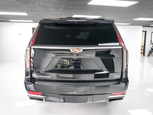 Used 2024 Cadillac Escalade Luxury RWD image 4