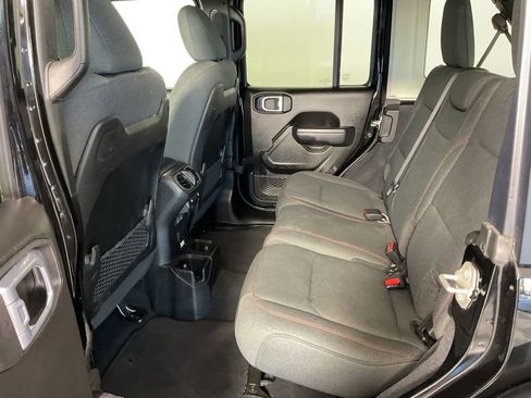 Used 2024 Jeep Wrangler Unlimited Rubicon AWD/4WD image 18