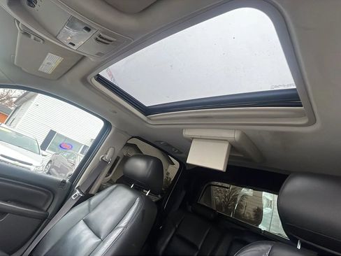 Used 2011 Cadillac Escalade EXT Premium image 16