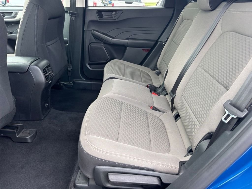 Used 2022 Ford Escape SE FWD image 16
