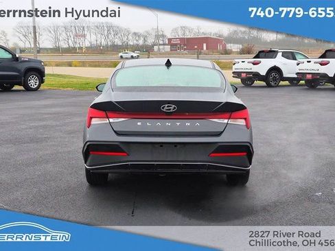 Used 2024 Hyundai Elantra SEL image 31
