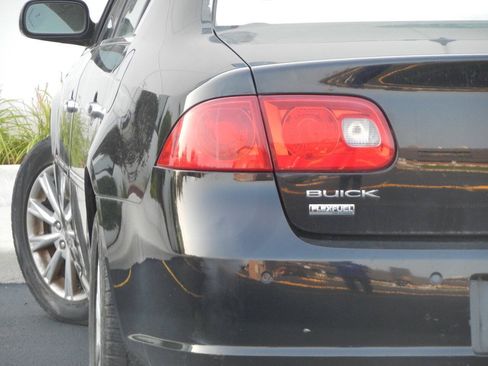 Used 2009 Buick Lucerne CXL FWD image 1