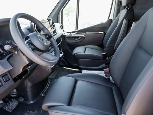 New 2026 Mercedes-Benz Sprinter 2500 image 18