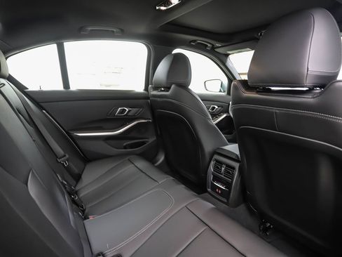 Used 2025 BMW 330i xDrive Sedan w/ Convenience Package image 21