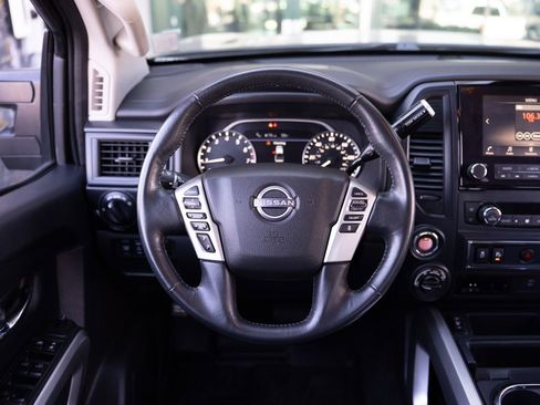 Used 2023 Nissan Titan SV w/ SV Convenience Package image 12