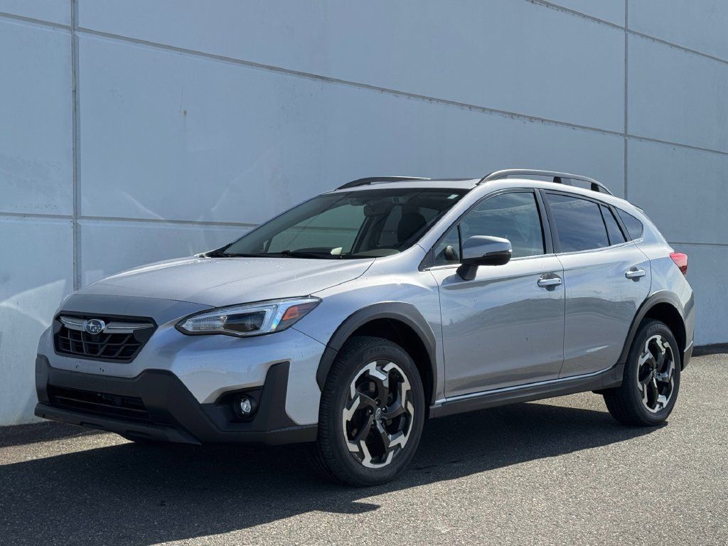 Used 2022 Subaru Crosstrek 2.5i Limited w/ Moonroof Package 2 AWD/4WD image 3