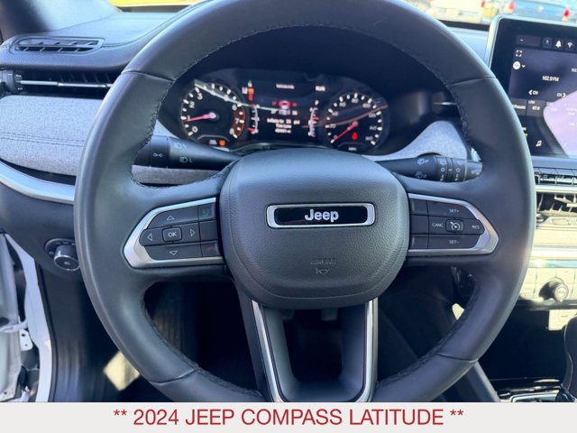 Used 2024 Jeep Compass Latitude AWD/4WD image 13