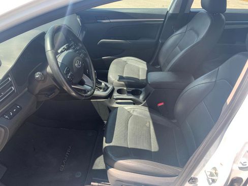 Used 2020 Hyundai Elantra Limited w/ Cargo Package (C1) FWD image 10