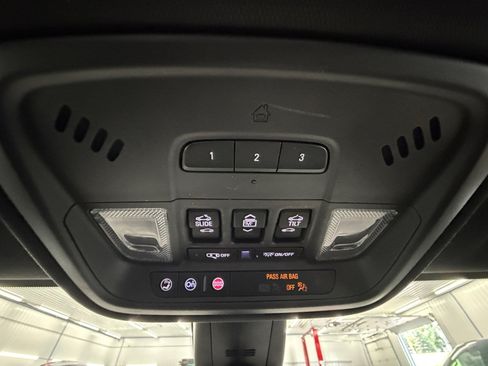 Used 2023 Chevrolet Traverse RS w/ LPO, Floor Liner Package AWD/4WD image 20
