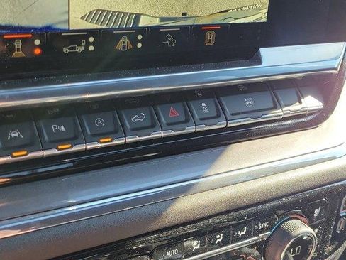 Used 2024 Chevrolet Silverado 1500 High Country w/ High Country Premium Package image 32