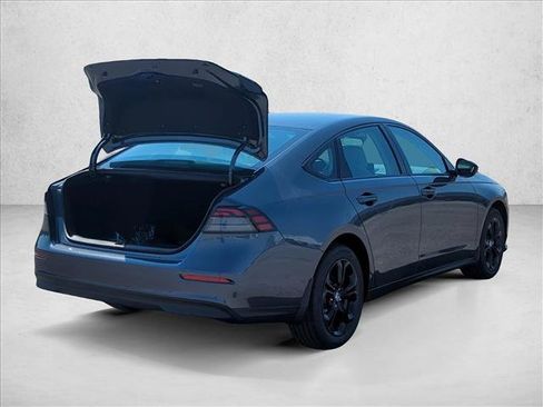 New 2025 Honda Accord SE image 3