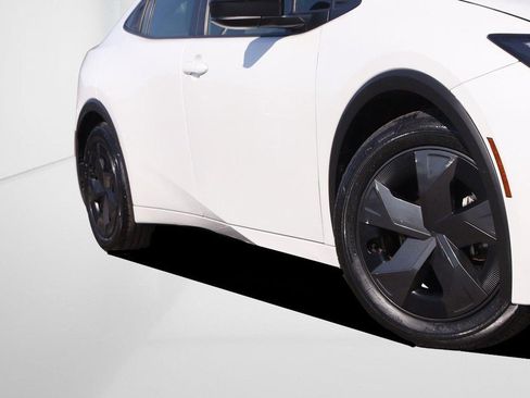 Used 2024 Toyota Prius LE image 3