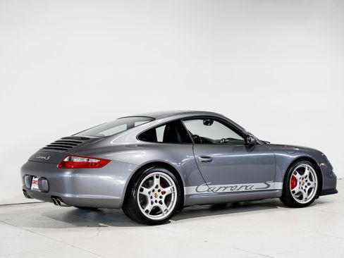 Used 2005 Porsche 911 Carrera S RWD image 3