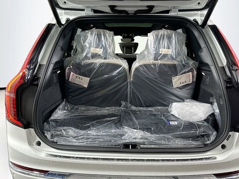 Used 2026 Volvo XC90 B6 Plus w/ Protection Package Premier AWD/4WD image 16