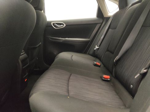 Used 2019 Nissan Sentra SV FWD image 18