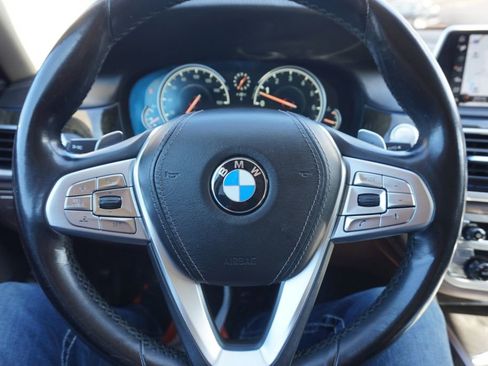Used 2017 BMW 740i image 37