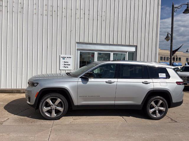 Used 2022 Jeep Grand Cherokee L Limited w/ Luxury Tech Group II AWD/4WD image 2