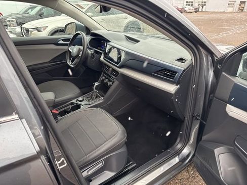 Used 2024 Volkswagen Taos SE image 14