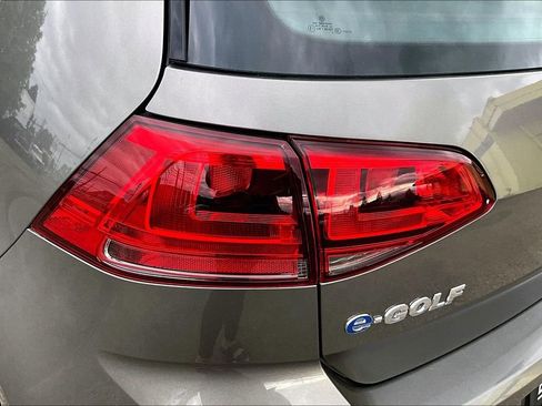 Used 2016 Volkswagen e-Golf SE FWD image 28