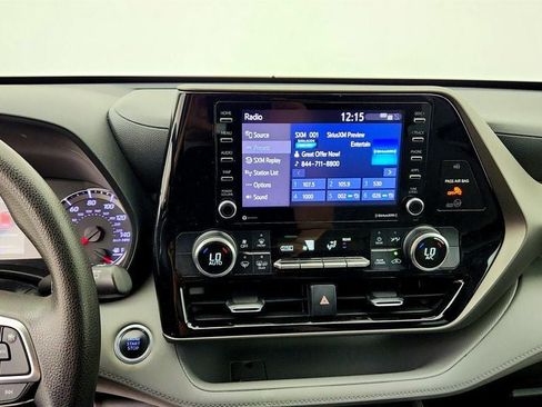 Used 2020 Toyota Highlander L AWD/4WD image 17