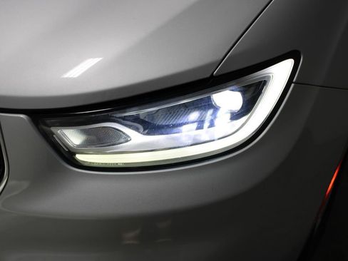Used 2023 Chrysler Pacifica Touring-L FWD image 51