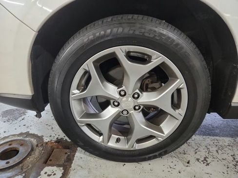 Used 2015 Subaru Forester 2.5i Touring w/ Eyesight & Navigation System AWD/4WD image 28