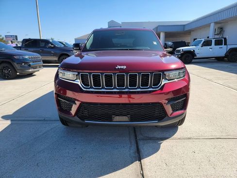 Used 2025 Jeep Grand Cherokee Laredo image 7