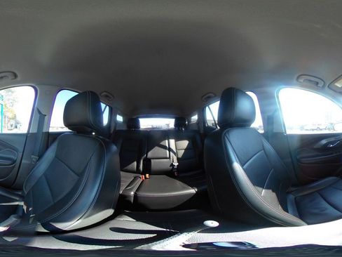 Used 2024 GMC Terrain SLT image 44