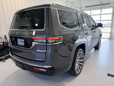 Used 2022 Jeep Grand Wagoneer Series II w/ Convenience Group III AWD/4WD image 3