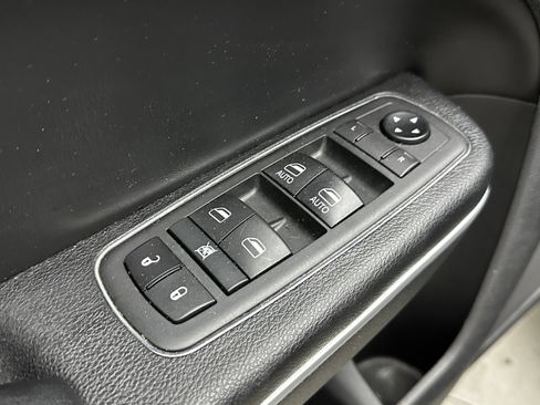 Used 2020 Chrysler 300 Touring L w/ Quick Order Package 2EF image 11