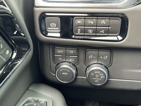 New 2026 GMC Yukon Denali w/ Sun & Power Step Package image 53