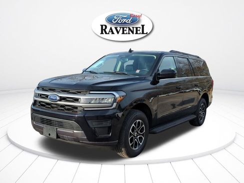 Used 2024 Ford Expedition Max XLT image 8