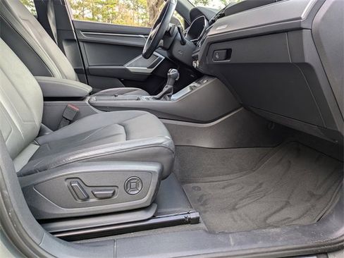 Used 2022 Audi Q3 2.0T Premium Plus image 3