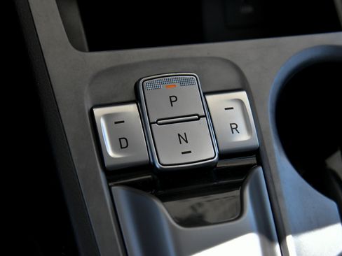 Used 2023 Hyundai Kona SE w/ Cargo Package FWD image 25