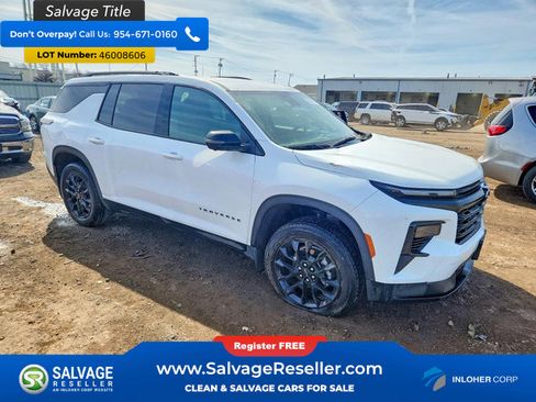 Used 2025 Chevrolet Traverse LT w/ Midnight/Sport Edition image 5