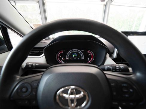 Certified 2024 Toyota RAV4 XLE FWD image 16